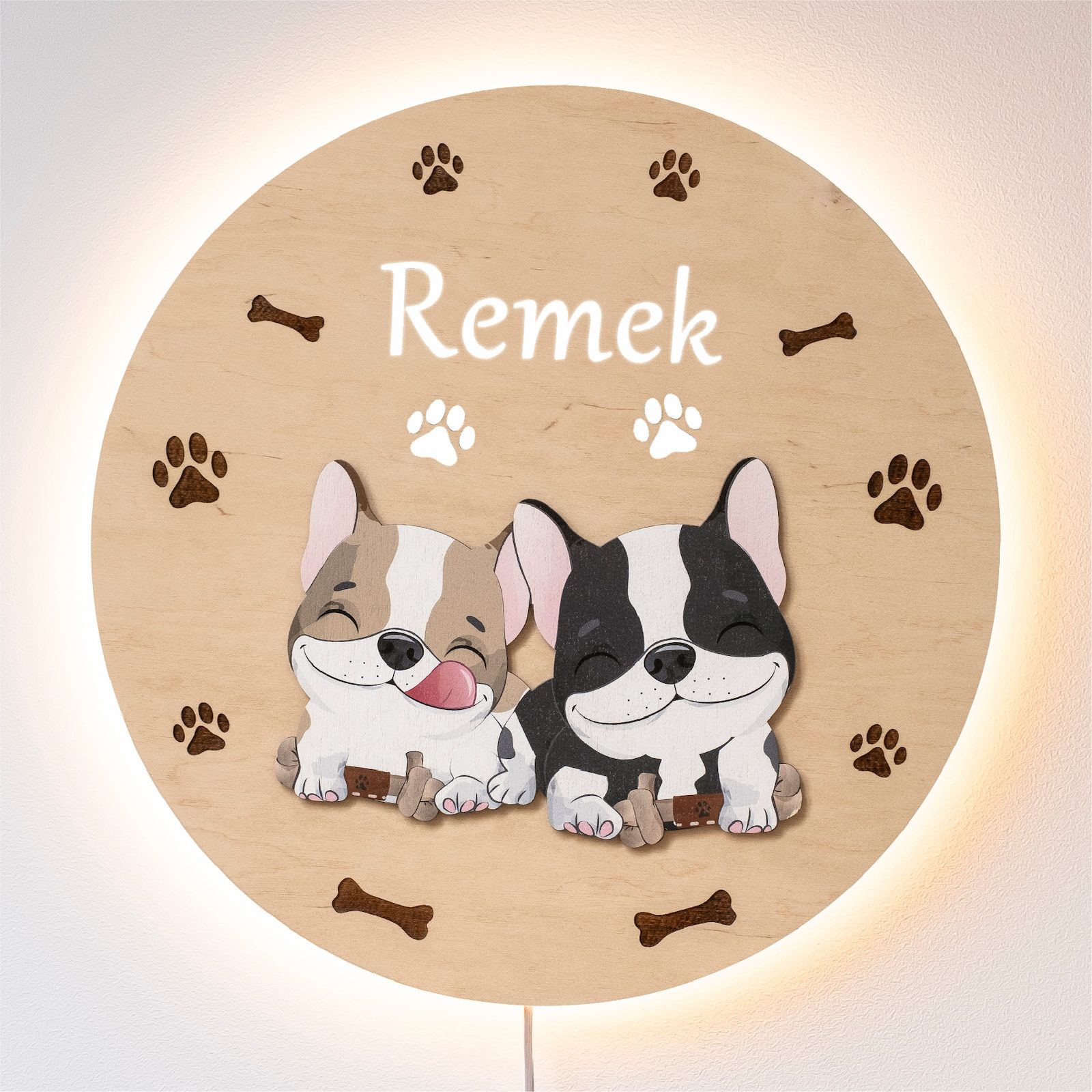 Drewniana lampka nocna z imieniem - Buldogi zbliżenie