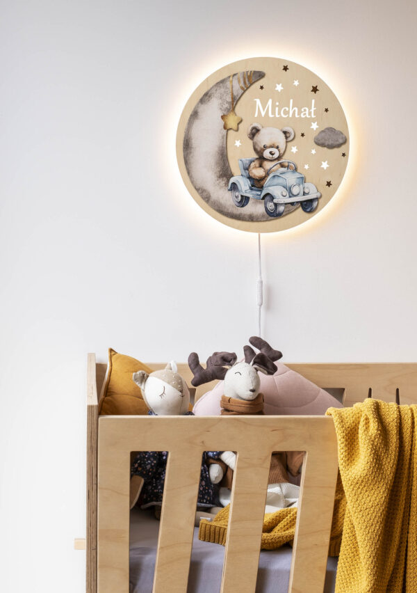 Lampka nocna dla dziecka - Miś w samochodzie